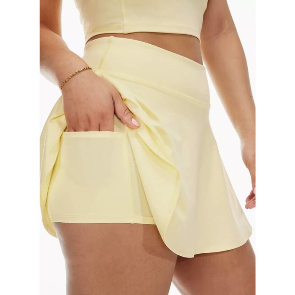 TnAction Dresses & Skirts - Aritzia TnAction Stride Skirt Tennis Micro Skort Built-in Shorts Yellow M H14157